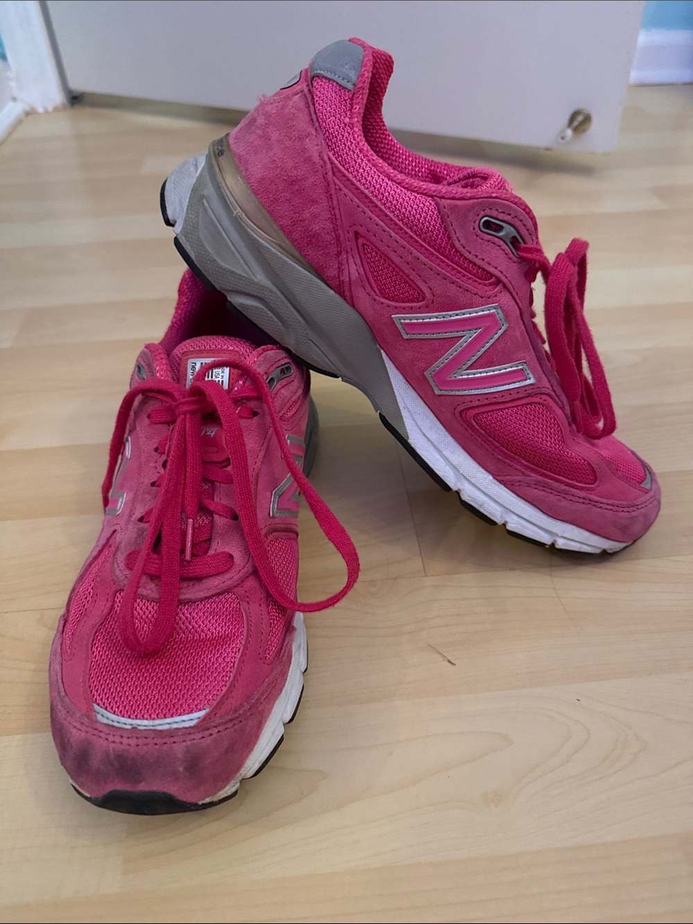 New Balance 990v4 "Pink Ribbon" Susan G Komen Breast Cancer Sneakers Rare Size 9